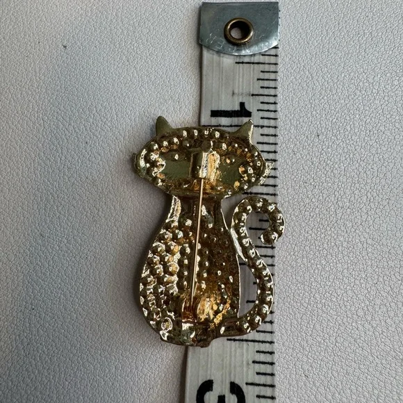 Elegant Pink Crystal Cat Brooch - Picture 2 of 2